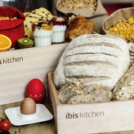 Ibis Plaza Glories 22@ 2*