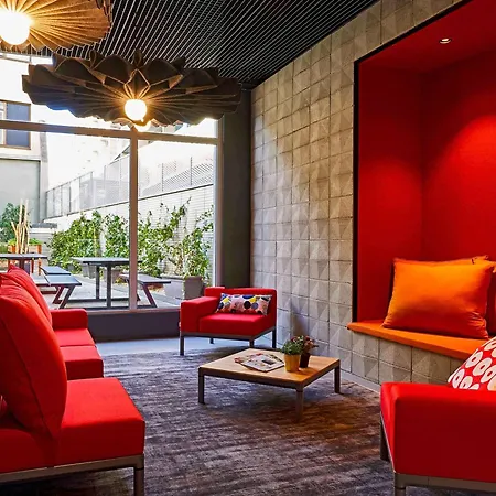 Ibis Plaza Glories 22@ Hotel 2*