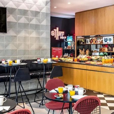 Ibis Plaza Glories 22@ Otel 2*