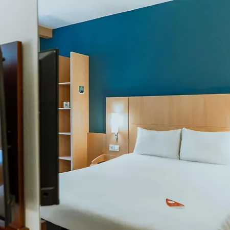 Ibis Plaza Glories 22@ Hotel