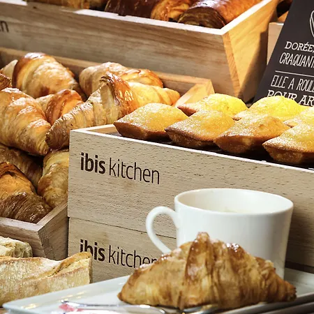 Ibis Plaza Glories 22@ Hotel