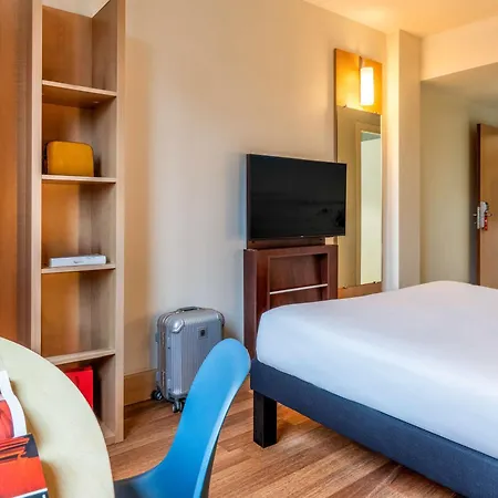 Ibis Plaza Glòries 22@ Hotel 2*