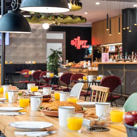 Ibis Plaza Glòries 22@ 2*