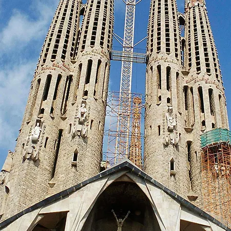 Ibis Plaza Glories 22@ מלון