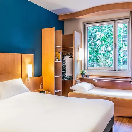 מלון Ibis Plaza Glories 22@