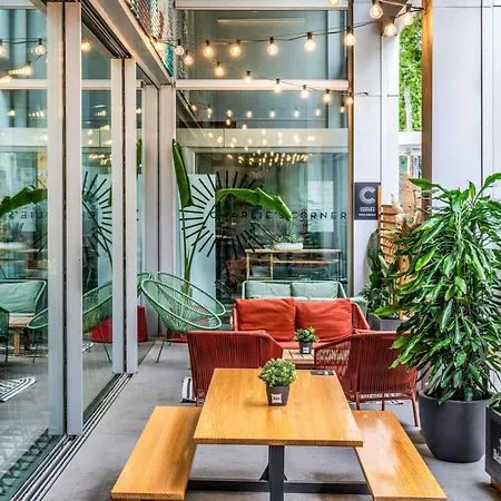 מלון Ibis Plaza Glories 22@ 2*