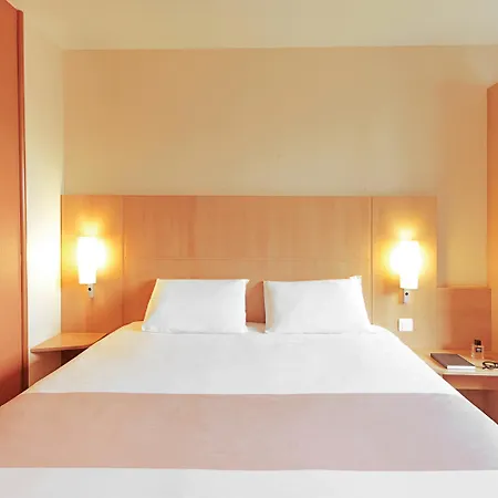 מלון Ibis Plaza Glories 22@