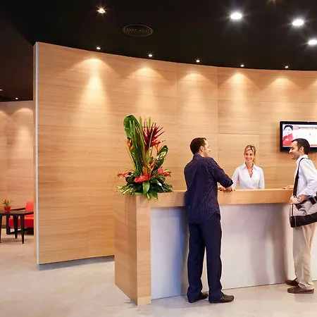 Hotel Ibis Plaza Glòries 22@ 2*